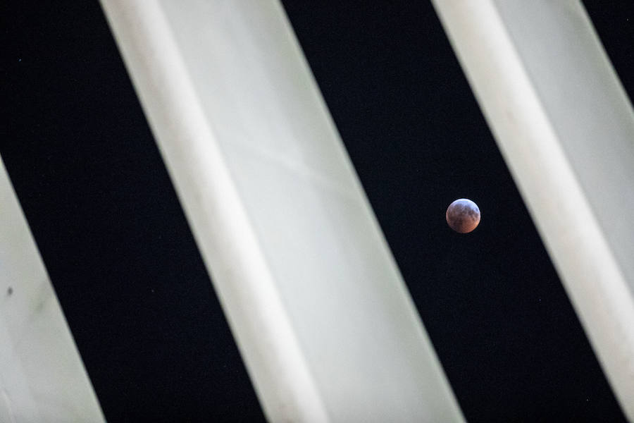 El eclipse lunar en Nueva York (Estados Unidos).