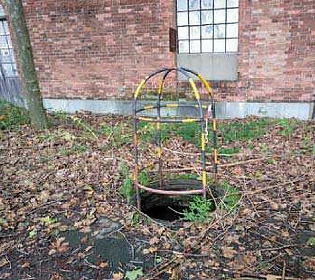 El acceso a los túneles. 