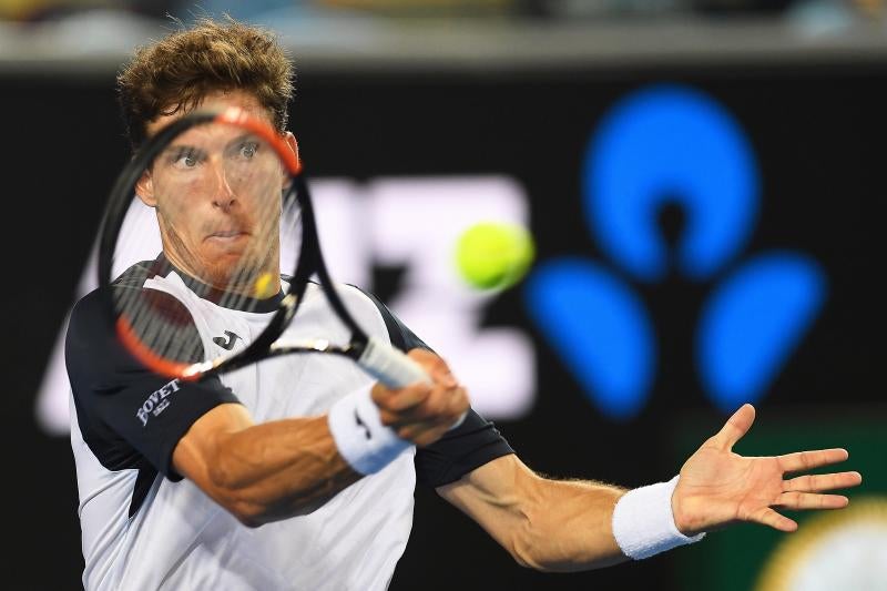 El tenista gijonés se fue de la pista en cólera por una polémica decisión del juez. El asturiano cedió por 6-7 (8/10), 4-6, 7-6 (7/4), 6-4 y 7-6 (10/8). Tras el punto decisivo de Nishikori, recogió sus cosas a toda prisa y, sin saludar al árbitro y se marchó gritando insultos