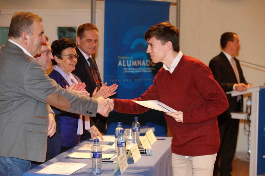 El consejero de Educación y Cultura, Genaro Alonso, participó este lunes en la entrega de premios al alumnado de Educación Secundaria Obligatoria y de los galardones extraordinarios de Bachillerato, Enseñanzas Artísticas y Formación Profesional.