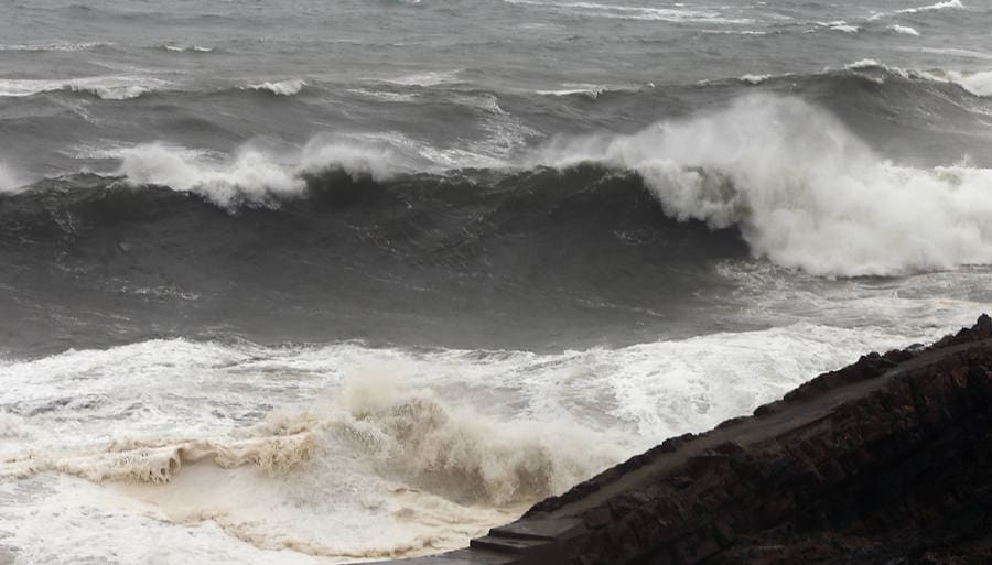 Las fuertes lluvias provocan el desbordamiento de estos dos ríos