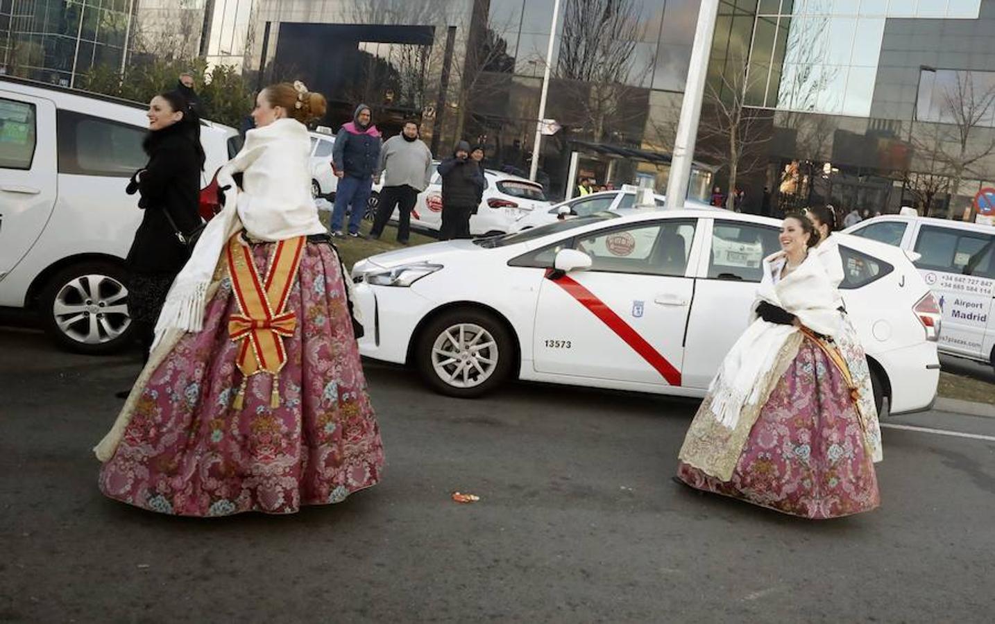 Madrid afronta este miércoles la tercera jornada de la huelga indefinida convocada por los taxistas de la región. La mayor concentración tiene lugar en las inmediaciones del recinto ferial de Ifema, donde se inaugura Fitur, la feria más importante de la capital a la que se prevé que asistan más de 250.000 visitantes.