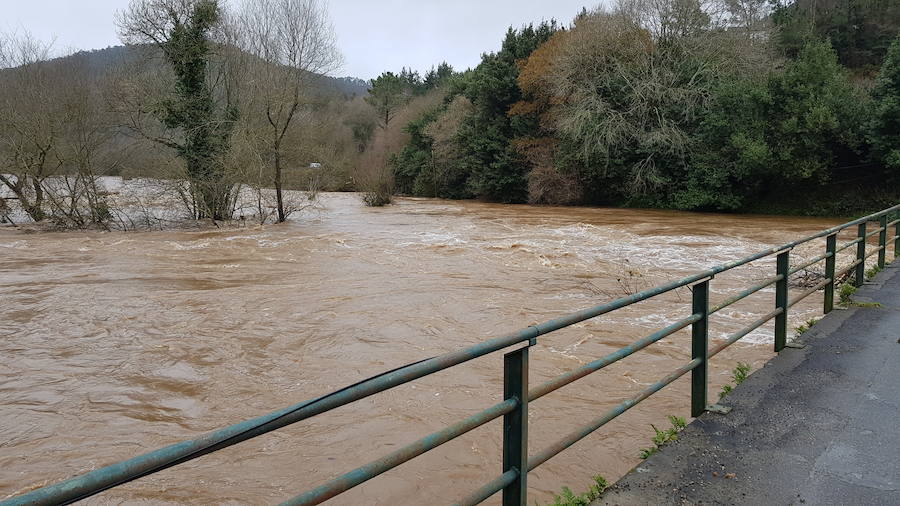 Las fuertes lluvias provocan el desbordamiento de estos dos ríos