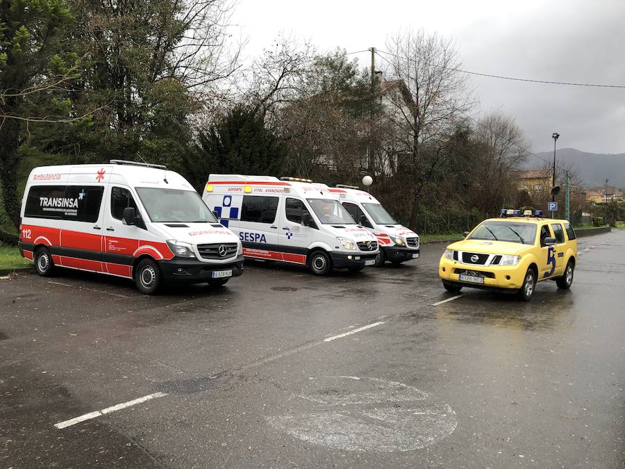 Medio centenar de personas son trasladadas a otros centros hospitalarios de la región ante la posibilidad de un desbordamiento de los ríos que inunde el hospital de Arriondas