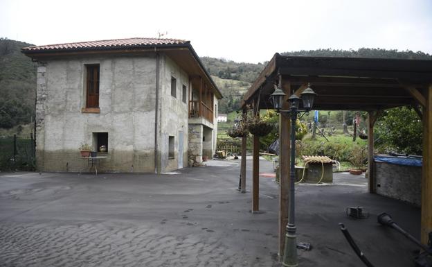 Imagen. Destrozos. La casa de la familia Rujas. 