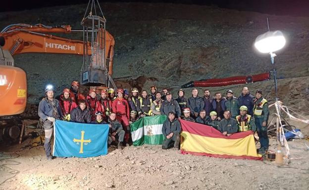 Los mineros asturianos tras el rescate de Julen: «Estamos bien, recuperándonos»