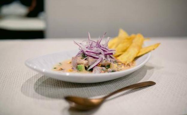 Ceviche a la crema de rocoto y aguacate