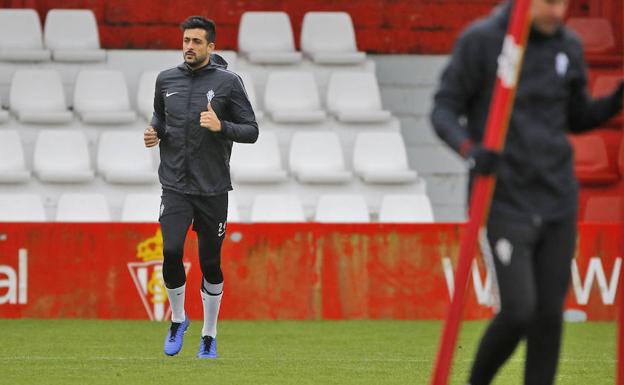 Álex Pérez se reincorpora a los entrenamientos del Sporting