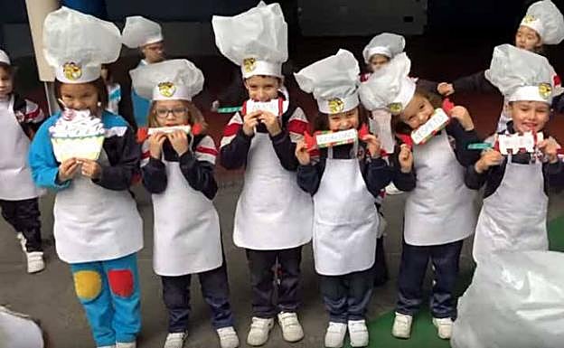 El colegio Virgen Reina de Gijón celebra el Día de la Paz con cuatro estrellas Michelín