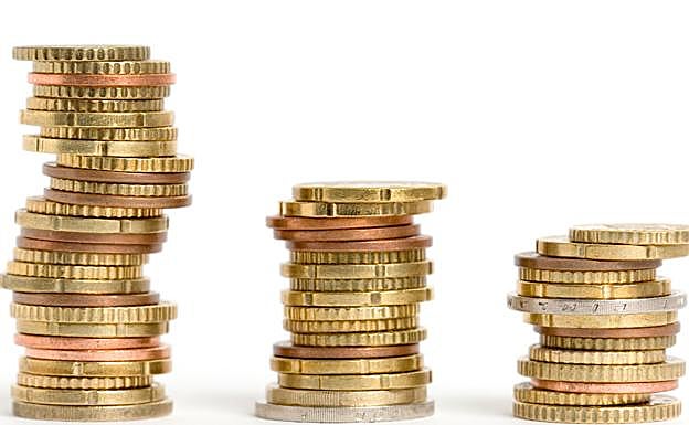 Pila de monedas de euros. 