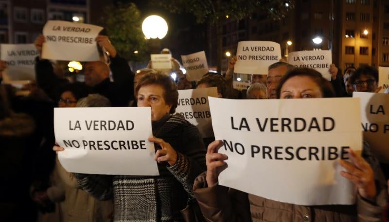 Un momento de la concentración celebrada este viernes en el barrio bilbaino de Deusto 