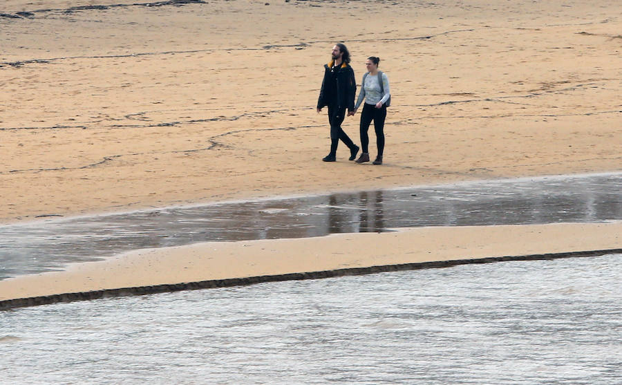 Jornada agradable en la ciudad antes de un nuevo aviso amarillo por rachas de viento y fuerte oleaje para el domingo.