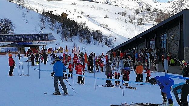 Esquiadores, en Fuentes de Invierno. 