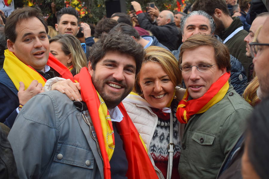 El PP pide materializar la protesta en las urnas el 26-M, Vox reclama la detención de Torra y Ciudadanos advierte al Gobierno de que esta puede ser sólo la primera movilización