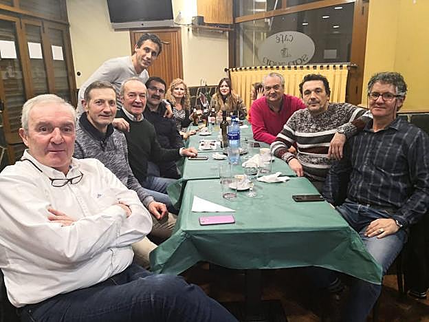 Zubeldia, Viti, Vili, Luis Manuel, Eizmendi, Berto y Hevia. :: EC