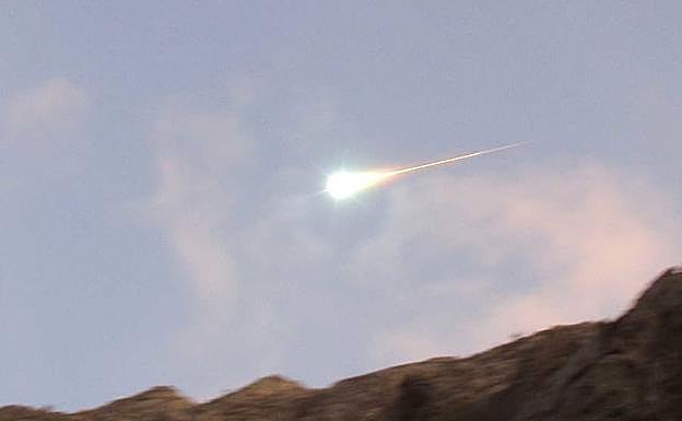 Un vecino de León captó la imagen del meteorito, similar al que se vio en Asturias.