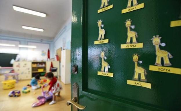 El PSOE denuncia que la gestión de Foro lleva a las escuelas infantiles «al colapso»