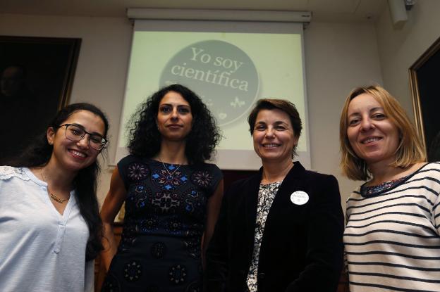 Las participantes en la mesa redonda. :: PABLO LORENZANA