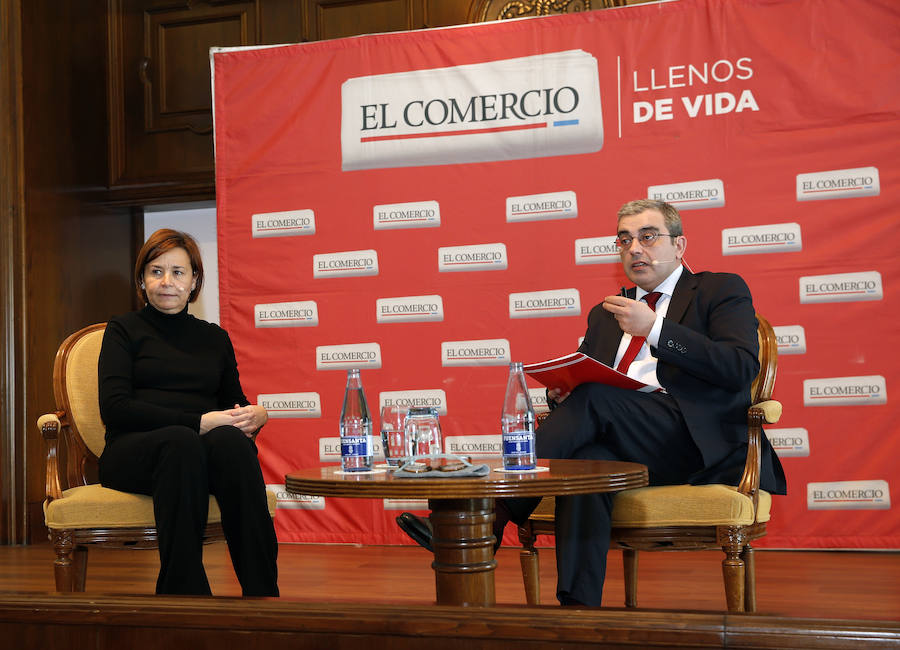 La alcaldesa de Gijon y presidenta de Foro Asturias ha sido la protagonista del encuentro que se celebrado en el Club de Regatas y al que asistieron representantes de la vida empresarial y política, así como agentes sociales