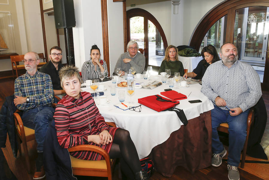 La alcaldesa de Gijon y presidenta de Foro Asturias ha sido la protagonista del encuentro que se celebrado en el Club de Regatas y al que asistieron representantes de la vida empresarial y política, así como agentes sociales