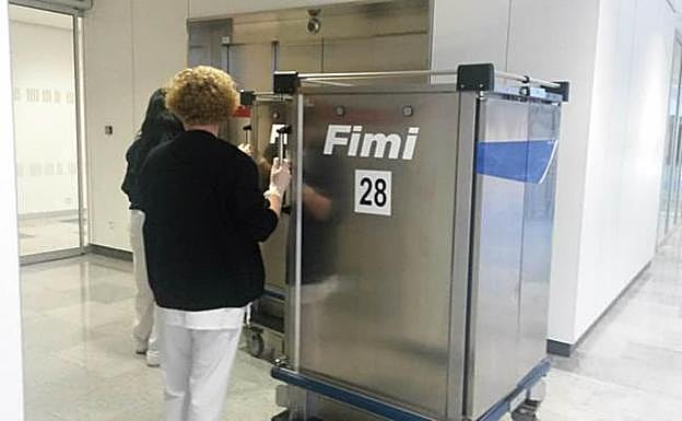 Los robots del HUCA «suponen un ahorro de siete millones de euros»