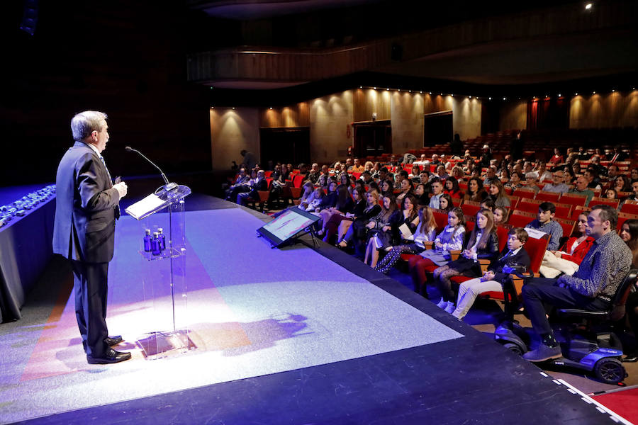 La Federación Hípica del Principado celebró en la Universidad Laboral su gala anual en la que distinguió a los mejores de 2018.