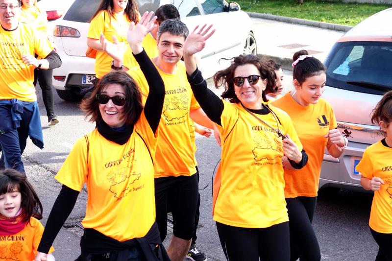 Llanes también se ha convertido en una marea naranja en apoyo a los niños con cáncer y sus familias.