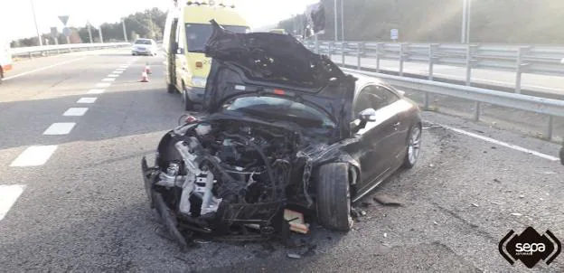 Estado de uno de los coches siniestrados. 