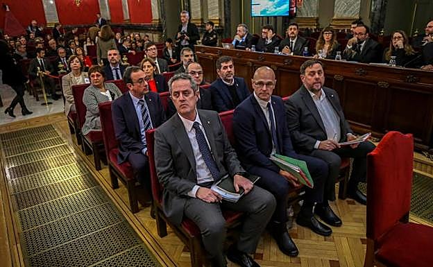 Los doce dirigentes del 'procés' durante la vista oral en el Tribunal Supremo del pasado jueves.