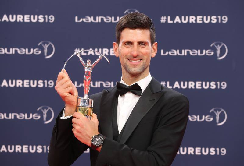 Los Laureus World Sports Awards, más conocidos como los premios Oscar del deporte, han celebrado su tradicional ceremonia. El glamour se ha impuesto sobre una alfombra roja en la que las zapatillas han sido más habituales que los tradicionales zapatos entre los invitados e invitadas.