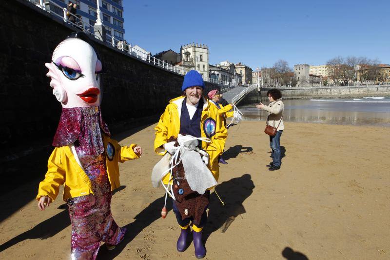 Este año estará acompañada de su chófer y de 'Rosiña', ambos brigadistas de la mar