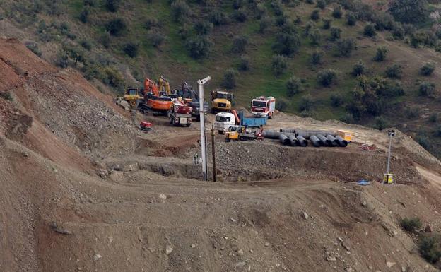 Imagen de los trabajos de rescate de Julen en el pozo de Totalán el pasado mes de enero.