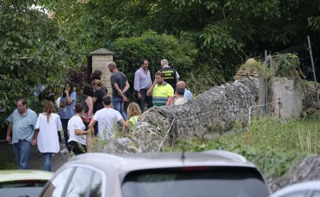 La viuda del concejal de Llanes Javier Ardines, «fuerte» por su familia