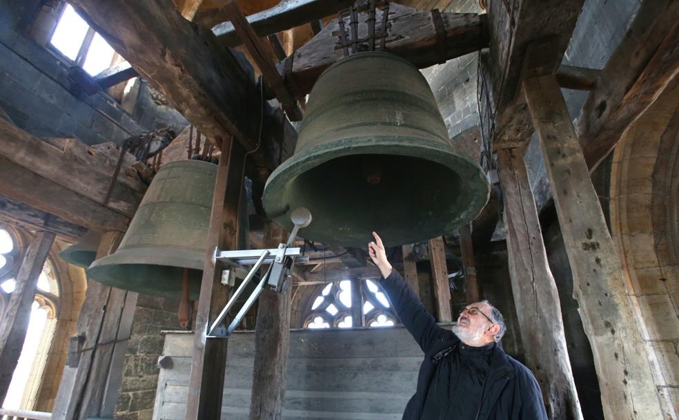 José María Hevia señala a la Wamba, que data de 1219.