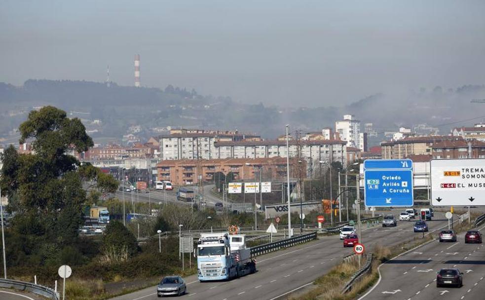 Nube de contaminación sobre Gijón.