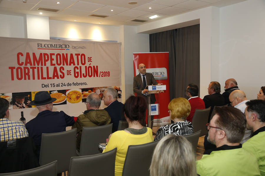 El concurso de tortilllas de EL COMERCIO ya tiene los ganadores de esta última edición. Café Ronaike se lleva el primer premio en la categoría de Tortilla tradicional' y cafetería Europa es el ganador de la 'Tortilla con'