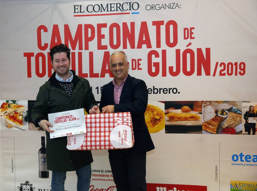 El concurso de tortilllas de EL COMERCIO ya tiene los ganadores de esta última edición. Café Ronaike se lleva el primer premio en la categoría de Tortilla tradicional' y cafetería Europa es el ganador de la 'Tortilla con'