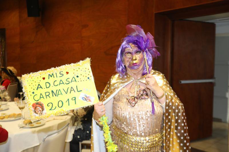 Los encuentros entre mujeres dominaron en la noche avilesina de Comadres.