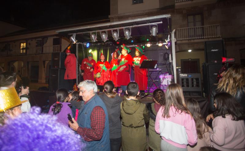Britney Spears y Freddy Mercury arropan la apertura oficial del carnaval