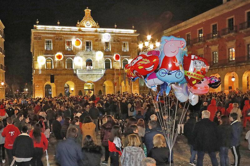 La responsabilidad recayó en esta ocasión en la compañía teatral quienes utilizaron la candidatura de la sidra a Patrimonio Cultural Inmaterial de la Humanidad como hilo conductor