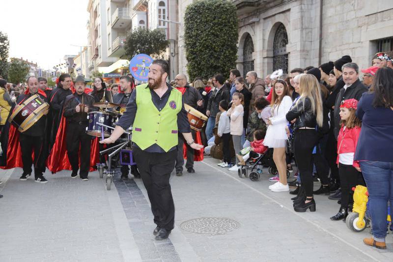 Los astronautas, las naves especiales y los extraterrestres toman las calles llaniscas