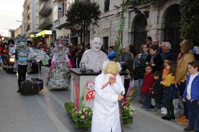 Los astronautas, las naves especiales y los extraterrestres toman las calles llaniscas