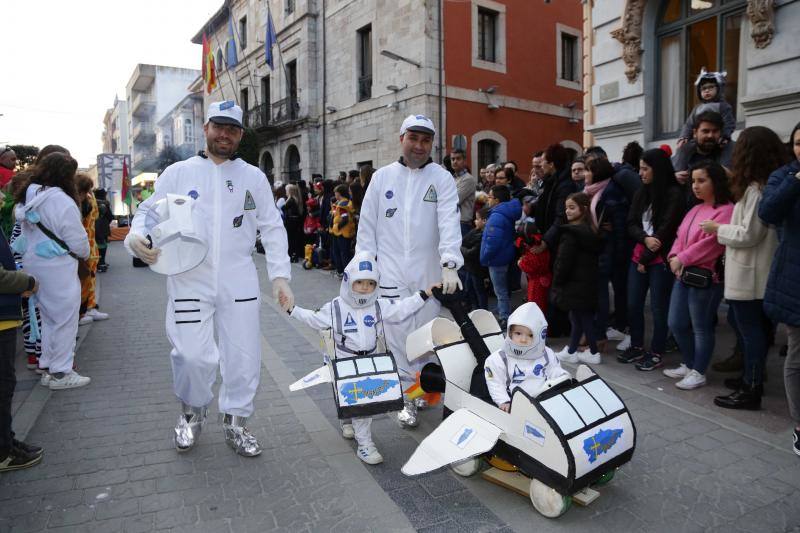 Los astronautas, las naves especiales y los extraterrestres toman las calles llaniscas