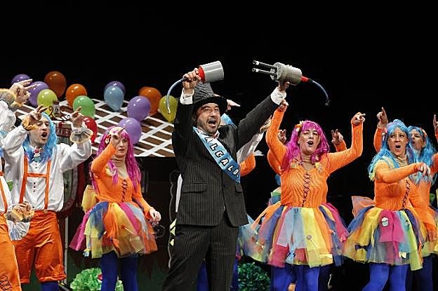 El alcalde de Los Gijonudos acabó cayendo en el enchufismo. 