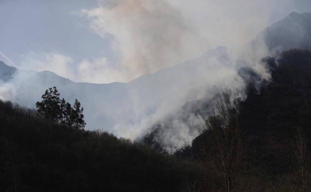 El riesgo de incendios forestales será 'extremo' mañana en todos los municipios asturianos