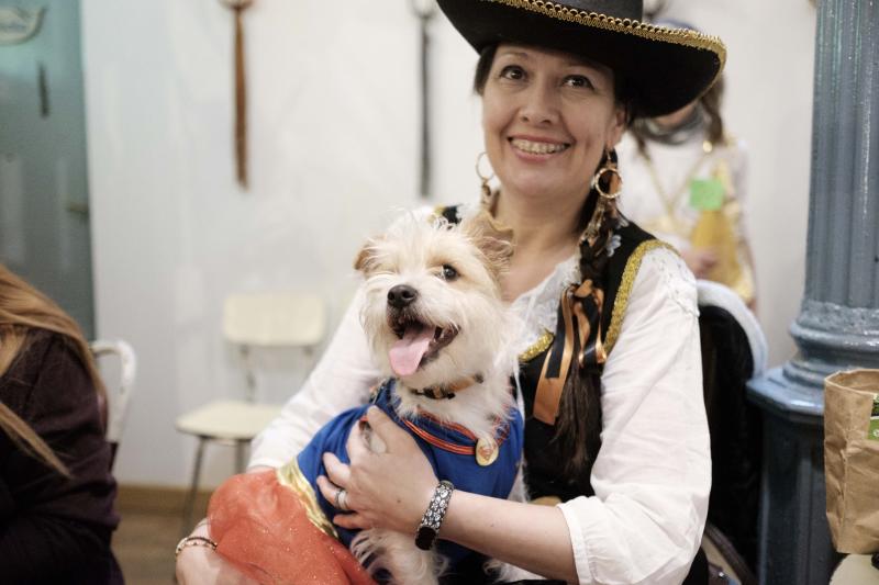 Green Zone acogió un desfile en el que las mascotas lucieron sus propios disfraces de antroxu