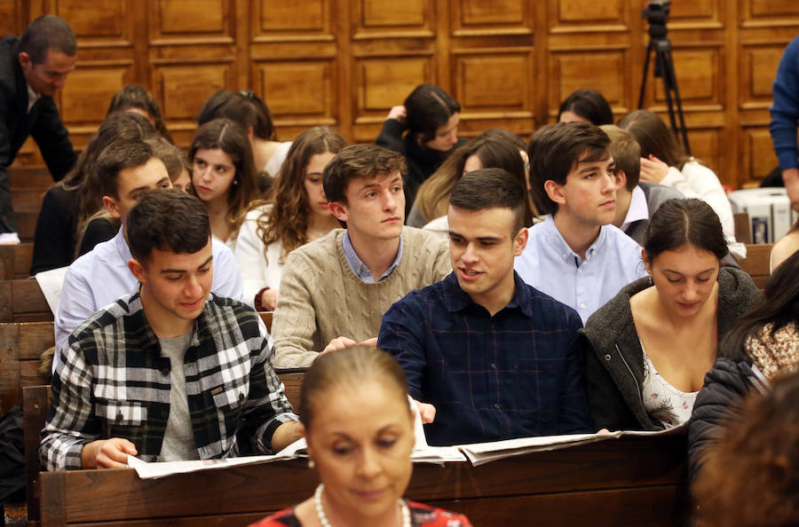 El proyecto Soundup del Colegio de Fomento Peñamayor se ha alzado con el primer premio en la categoría de menores de 17 años de STARTinnova, el programa de impulso de la cultura emprendedora de EL COMERCIO. En la categoría de segundo de Bachillerato y Formación Profesional se ha impuesto Imapro, del CIFP La Laboral, gracias a su propuesta de una compañía de mantenimiento para la Industria 4.0 de la región.