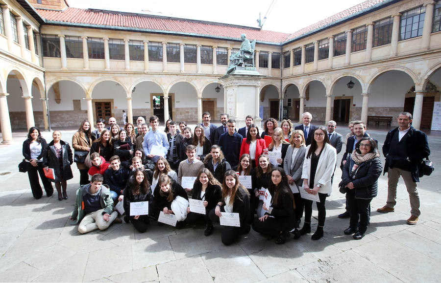 El proyecto Soundup del Colegio de Fomento Peñamayor se ha alzado con el primer premio en la categoría de menores de 17 años de STARTinnova, el programa de impulso de la cultura emprendedora de EL COMERCIO. En la categoría de segundo de Bachillerato y Formación Profesional se ha impuesto Imapro, del CIFP La Laboral, gracias a su propuesta de una compañía de mantenimiento para la Industria 4.0 de la región.