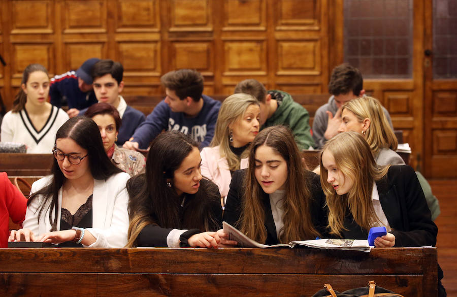 El proyecto Soundup del Colegio de Fomento Peñamayor se ha alzado con el primer premio en la categoría de menores de 17 años de STARTinnova, el programa de impulso de la cultura emprendedora de EL COMERCIO. En la categoría de segundo de Bachillerato y Formación Profesional se ha impuesto Imapro, del CIFP La Laboral, gracias a su propuesta de una compañía de mantenimiento para la Industria 4.0 de la región.