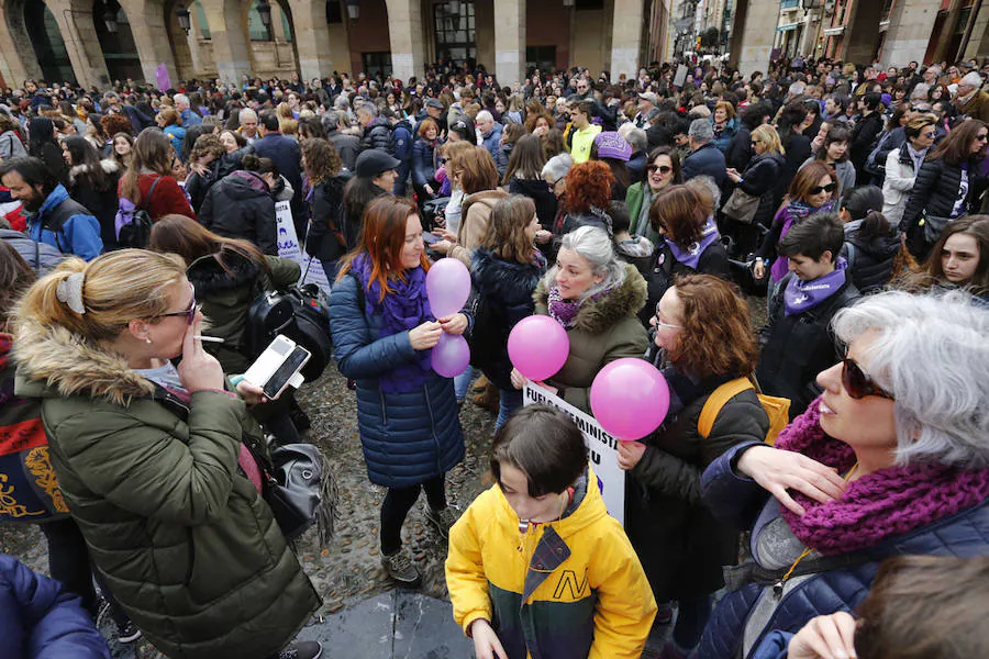 Más de cien colectivos respaldan una jornada reivindicativa en la que se han convocado concentraciones a mediodía ante varios ayuntamientos del Principado y una gran manifestación que partirá de la plaza de toros de Gijón a las 19 horas